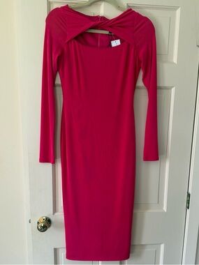 Alexia Admor Fuchsia Long-Sleeve Twist-Back Sheath Dress